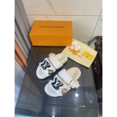 Louis Vuitton Slippers